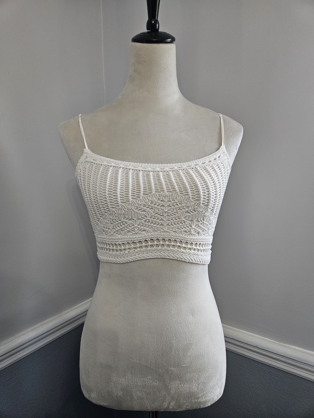 Abercrombie Crochet Macrame Crop Tank Top Ivory Cream Size XXS